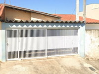 Casa em Terreno de 150 m² Ocupada em Salto - SP