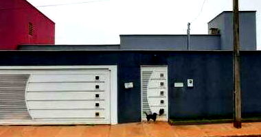 Casa padrão ocupada com 1 vaga e 176m² construída