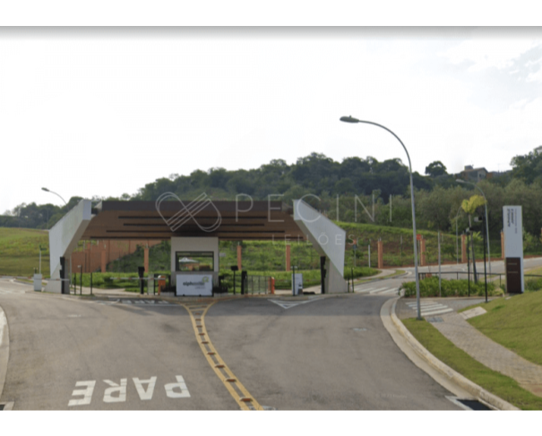 Espaçoso Terreno Urbano de 544 m², Ideal para Desenvolvimento Residencial
