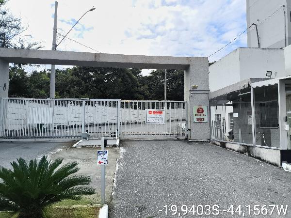 Apartamento com 2 quartos, 1 vaga de garagem e 43,21m²