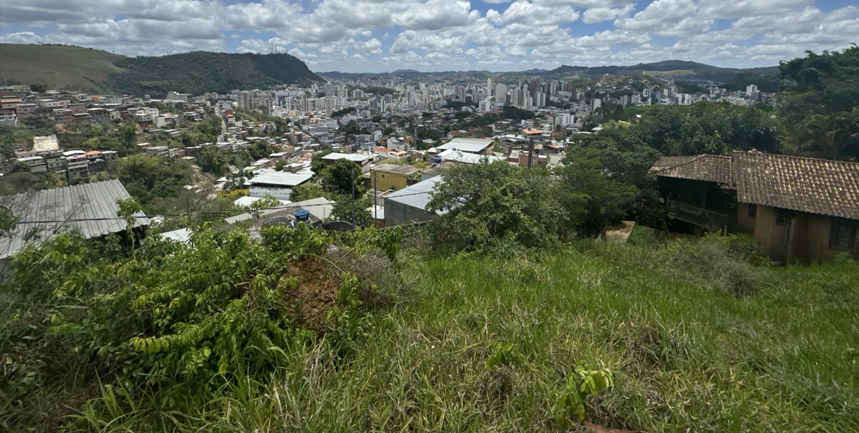 Terreno em Juiz de Fora com 235m² em Loteamento Privilegiado