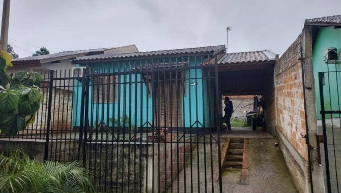 Casa padrão com 1 quarto, 1 banheiro, 1 vaga e 40 m² construída