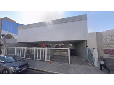 Ex-agência desocupada com 2.243 m² e 25 vagas
