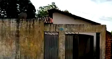 Casa em leilão com 3 quartos e 162m² de área construída