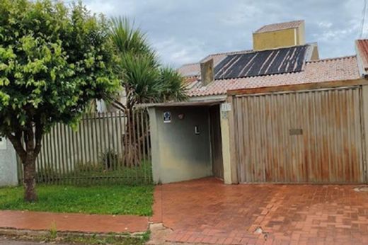 Casa residencial de 170m² em bom estado