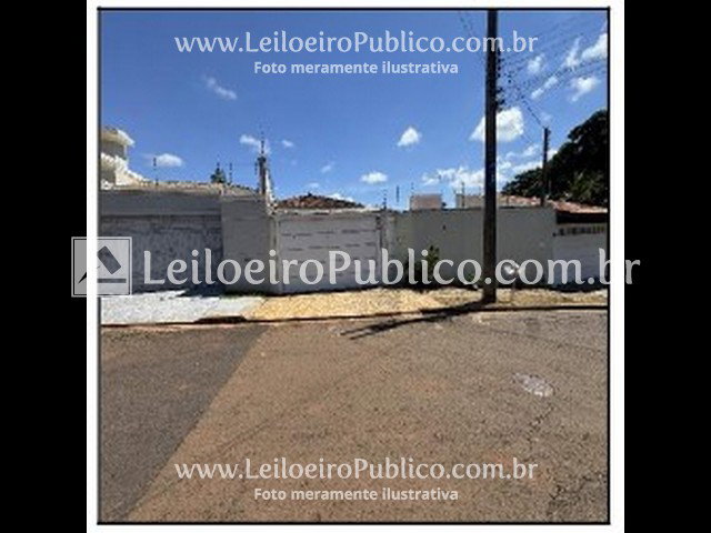 Casa 210,81m² em Jaboticabal (SP) - Área Privativa e Terreno Generoso