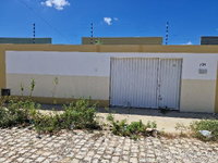 Casa com 2 quartos, varanda e área de serviço em Mossoró