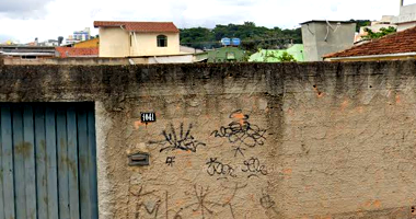 02 Casas Geminadas com 2 Quartos Cada em Lote de 288m²