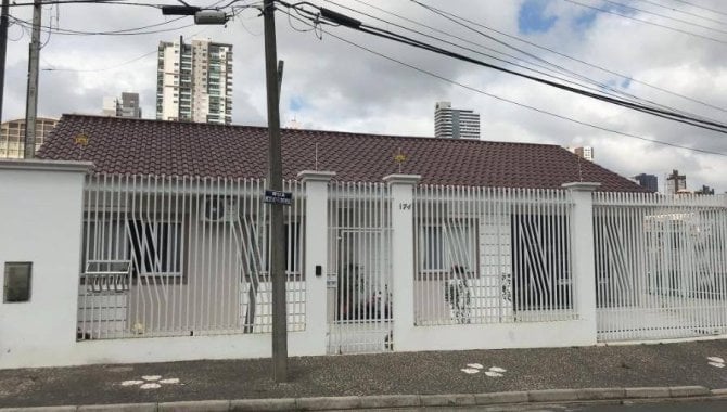 Casa com 5 quartos e 2 vagas em Ponta Grossa
