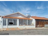 Casa Ocupada com 95,76m² de Área Construída em Leilão