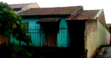 Casa padrão com 1 quarto, 1 banheiro, 1 vaga, 40m² construída, ocupada