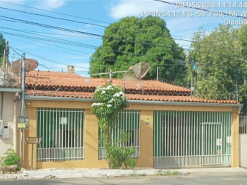 Casa com 2 quartos e 1 banheiro, 264,65m² de terreno, ocupada