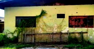 Imóvel comercial com 3 dormitórios e 2 banheiros, 581.11 m², ocupado