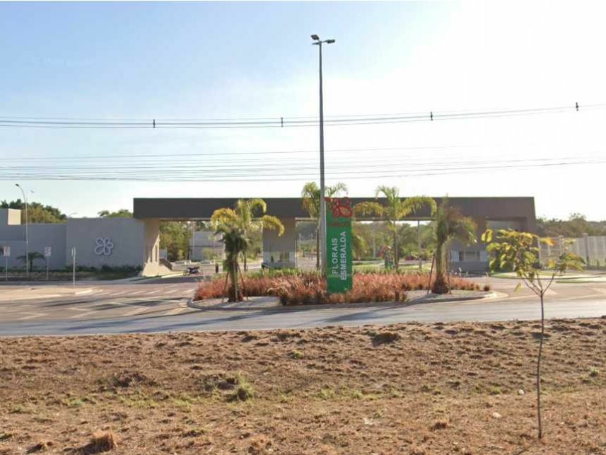 Casa com 200m², 2 quartos, 2 banheiros, ocupada