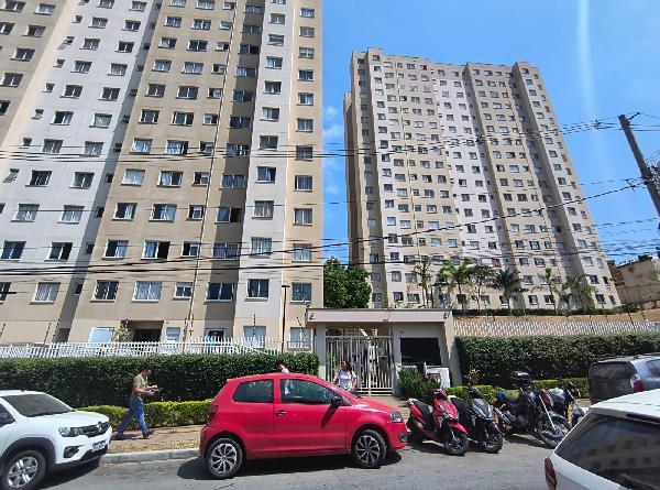Apartamento com 2 quartos em Vila Zat, São Paulo