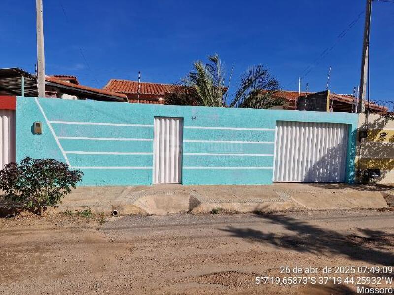 Casa em Mossoró/RN com 2 quartos e 200m² de terreno