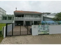 Casa em Leilão com 260m² Construída e 252m² de Terreno