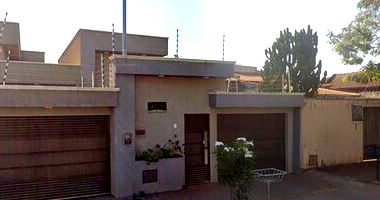 Casa Ocupada no Jardim Riviera com 3 Quartos e Garagem