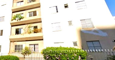 Apartamento 90 m² com 2 banheiros e 3 quartos, desocupado