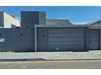 Casa em Leilão com 4 Quartos e 3 Banheiros