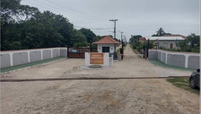 Casa em condomínio com 2 quartos e 2 banheiros, 66m² construída, ocupada