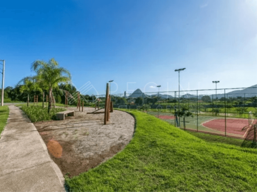 Terreno em Condomínio Fechado com 410m² em Maricá/RJ