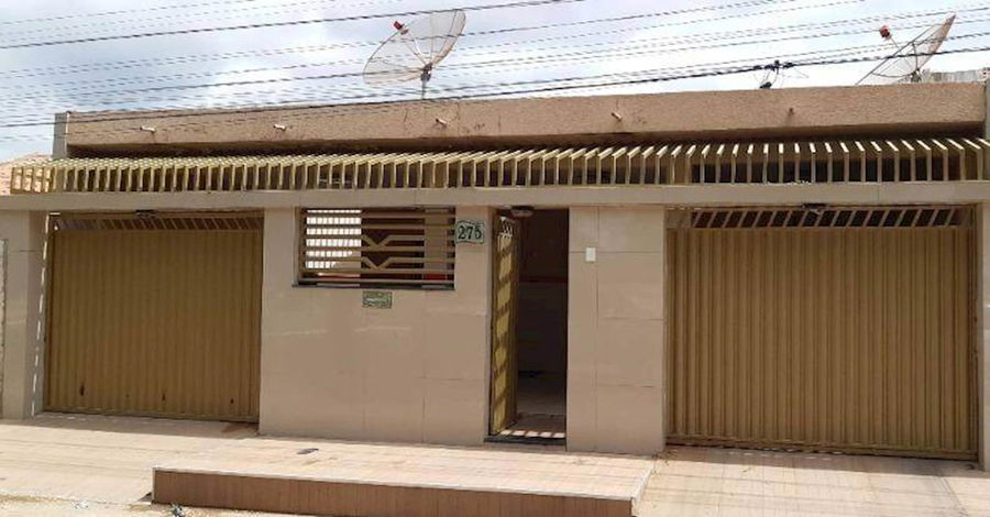 Casa Padrão com 3 Quartos e 1 Vaga em Petrolina