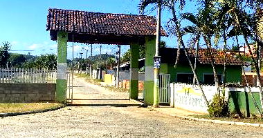 Casa 2 quartos, 1 banheiro, 62m² construída, terreno 240m²