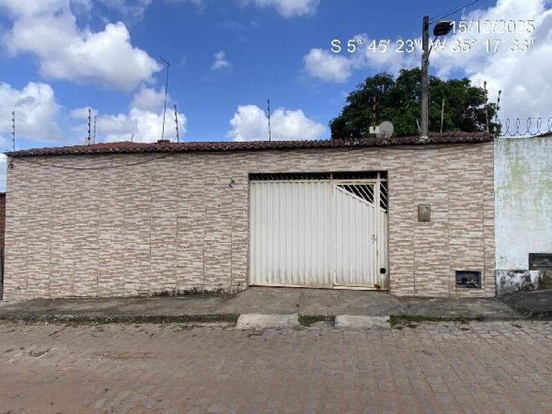 Casa 62m², 2 quartos, 2 banheiros, 1 vaga, varanda