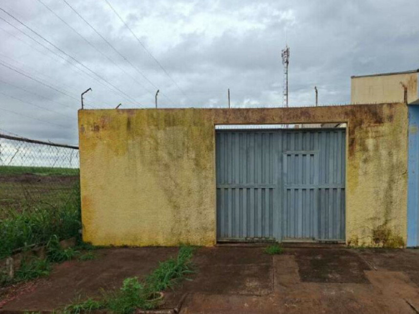 Terreno com construção não averbada, 201,15m²