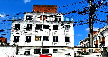 Apartamento com 3 quartos, varanda, 141m², desocupado