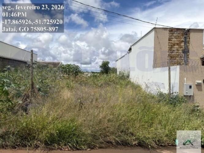 Terreno urbano de 301,03m² para construção
