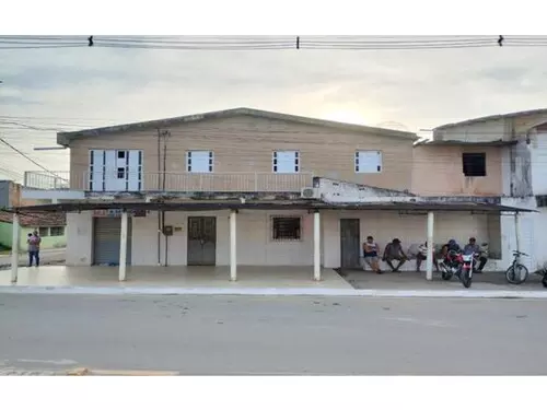 Casa ocupada com 403,49 m² construídos