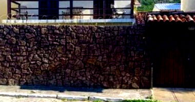 Casa Ocupada com 3 Quartos e 2 Banheiros em Arraial do Cabo