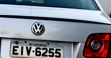 VW/POLO SEDAN 1.6 COMFORT prata 2009/2010