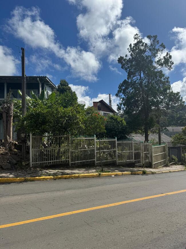 Terreno de 225m² sem benfeitorias em Gramado/RS