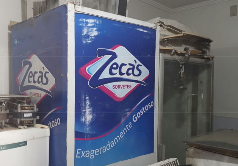 Conjunto de 3 Freezers Expositores Metalfrio em Bom Estado