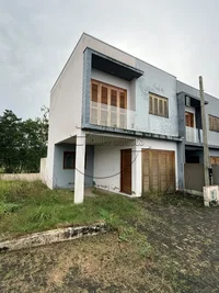 Casa em Condomínio com 2 Quartos e 69,83m² - Desocupada