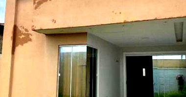 Casa Desocupada com 1 Vaga e 98m² Construídos