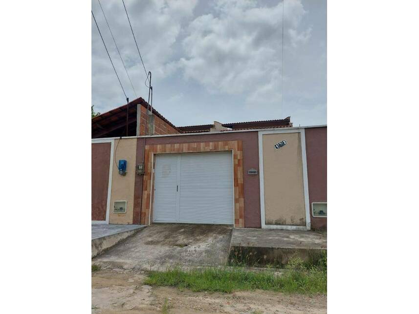 Casa padrão com 2 vagas, 123m² construída, imóvel ocupado