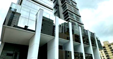 Apartamento com 3 Boxes de Garagem em Balneário Camboriú