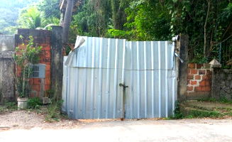 Sítio Auremar com Armários e Roupas em Niterói/RJ