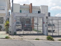 Espaçosa Casa com 3 Quartos, 2 Banheiros e 188m² Construída