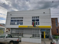 Prédio Comercial com 560m² e Estacionamento em Uiraúna