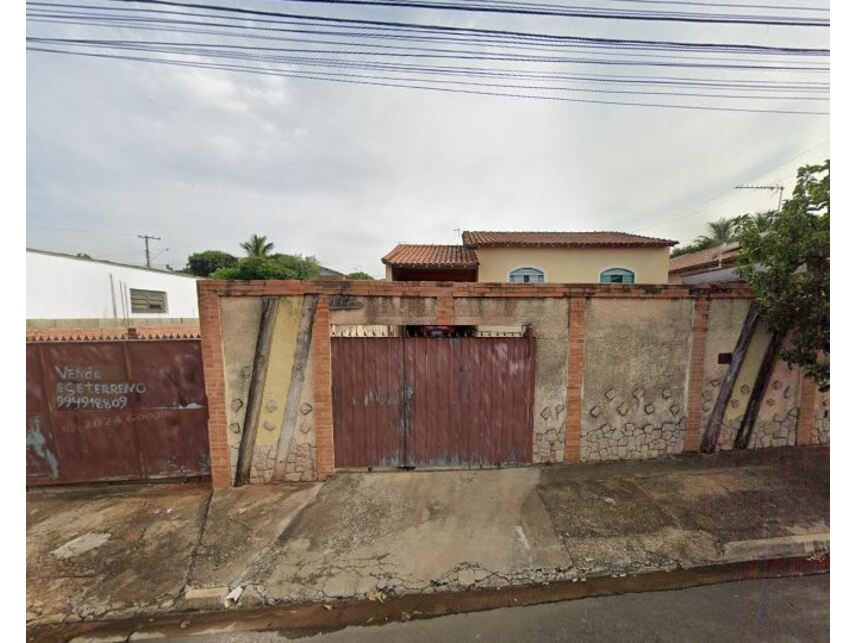 Casa com 150m² de terreno, ocupada, em Jardim Santana