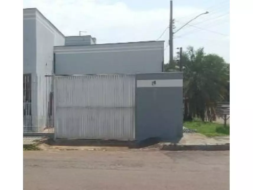 Casa com 206,84m² construídos em Jardim Hd