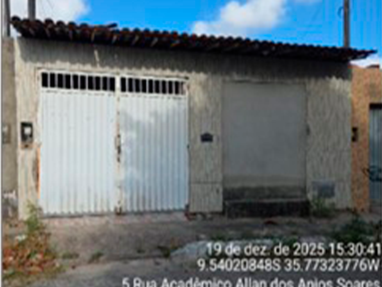 Casa com 2 Quartos e 1 Vaga em Maceió