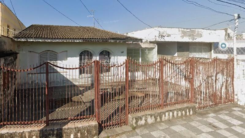 Casa com 2 dormitórios e quintal em Jundiaí/SP