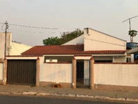 Casa Ocupada com 3 Quartos e 2 Banheiros em Arenápolis/MT