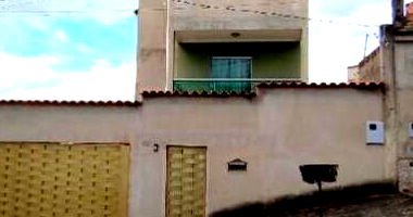 Casa com 3 quartos, 2 banheiros e 250m² área privativa